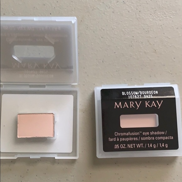 Mary Kay Chromafusion® Eye Shadow - Blossom - Picture 2 of 2